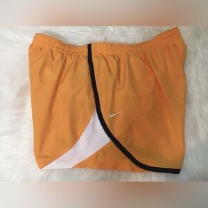 Women’s Nike Performance Running Athletic Shorts Orange Size Large